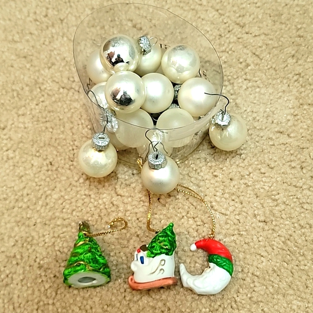 Bunch of Mini Bulbs & 3 Specialty Ceramic Ornaments